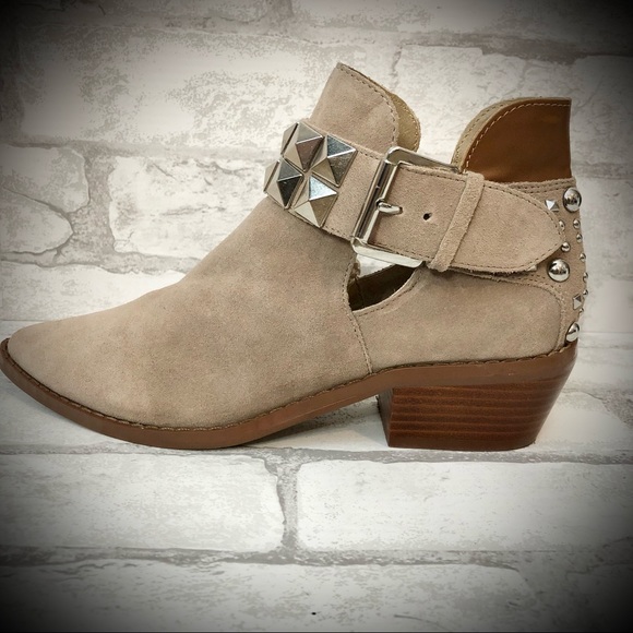 Steve Madden Zenna Tan Leather Ankle Boots w/Silver Studs - Picture 5 of 11